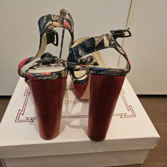 Shoes - Picture 2 of 3